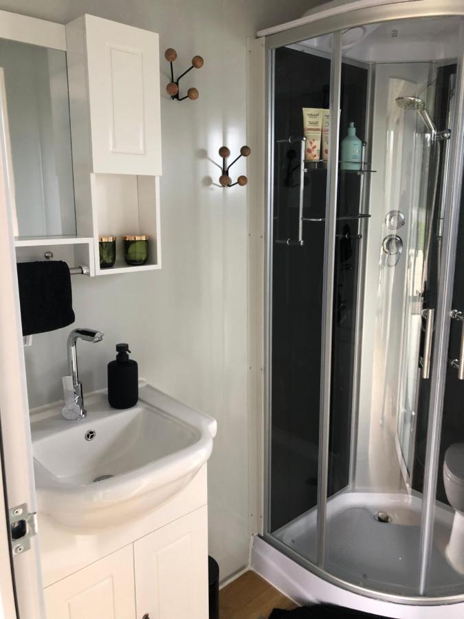Adorable Little Container House Apartment Hastings Luaran gambar