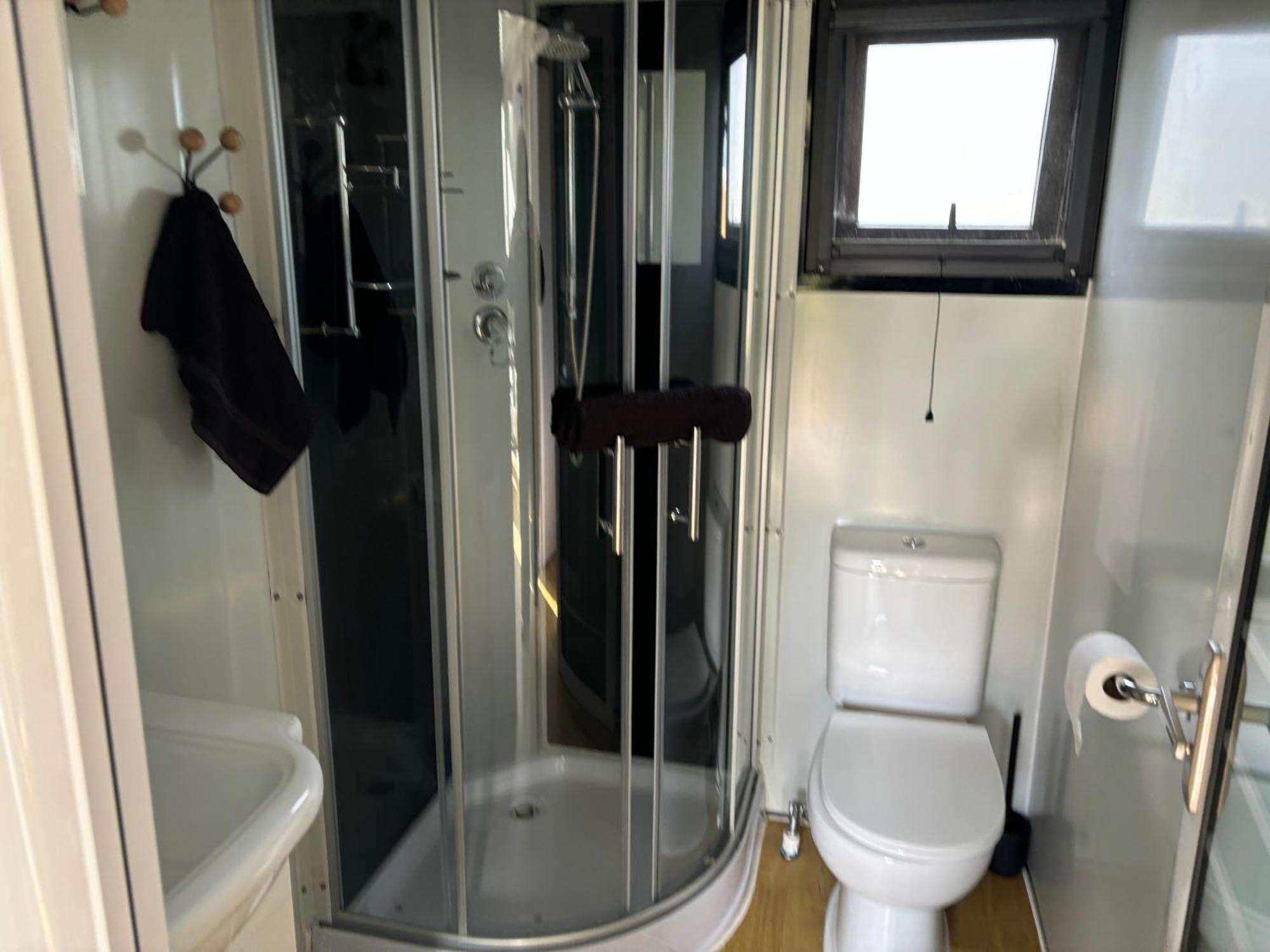 Adorable Little Container House Apartment Hastings Luaran gambar