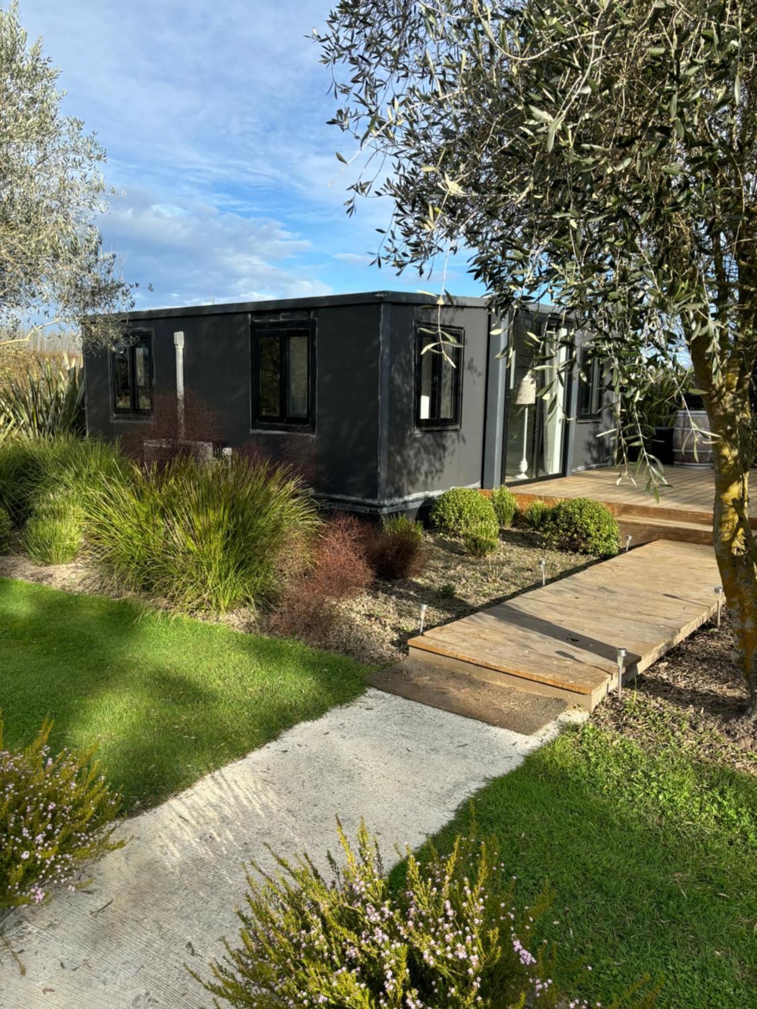 Adorable Little Container House Apartment Hastings Luaran gambar