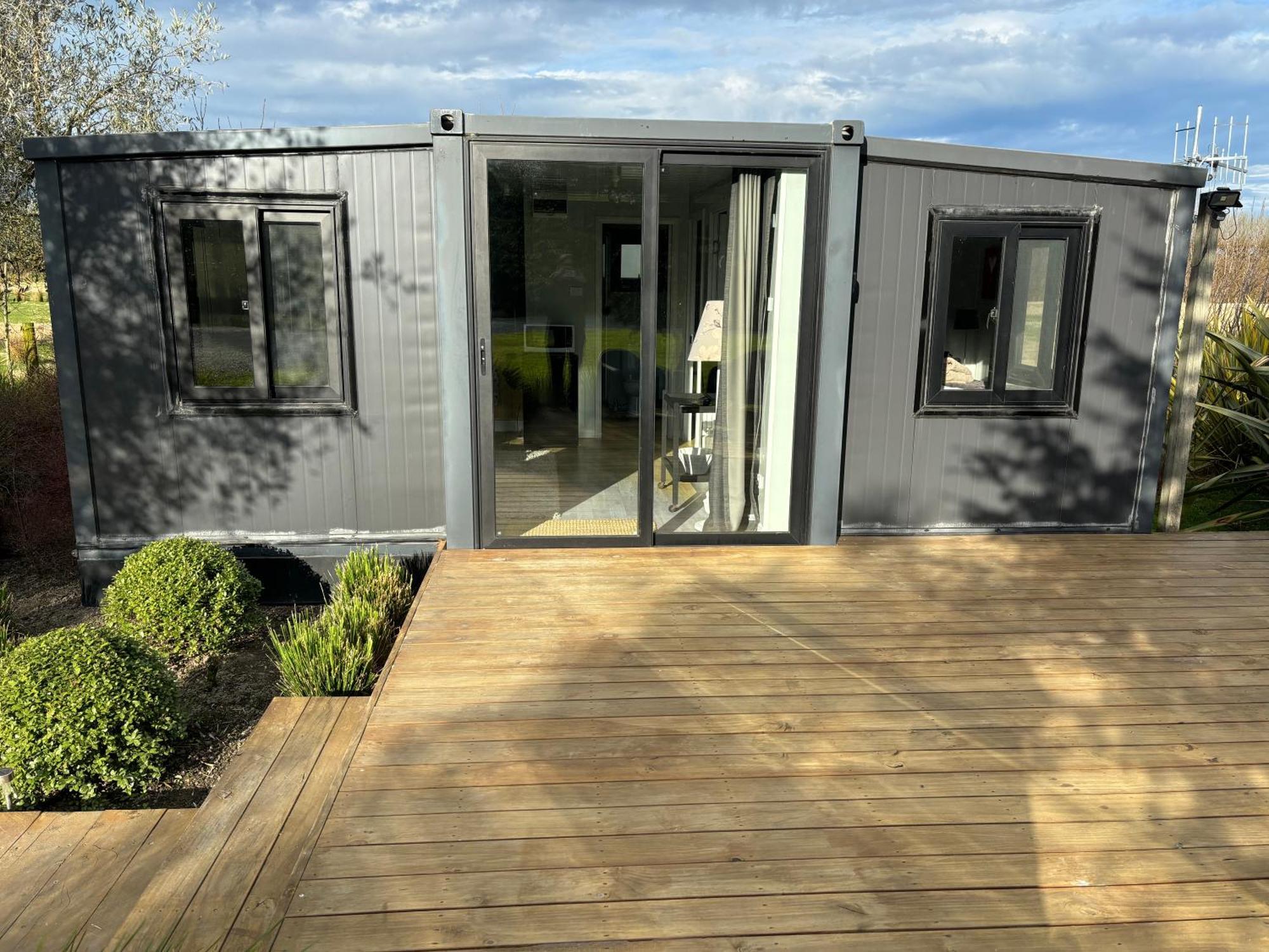 Adorable Little Container House Apartment Hastings Luaran gambar
