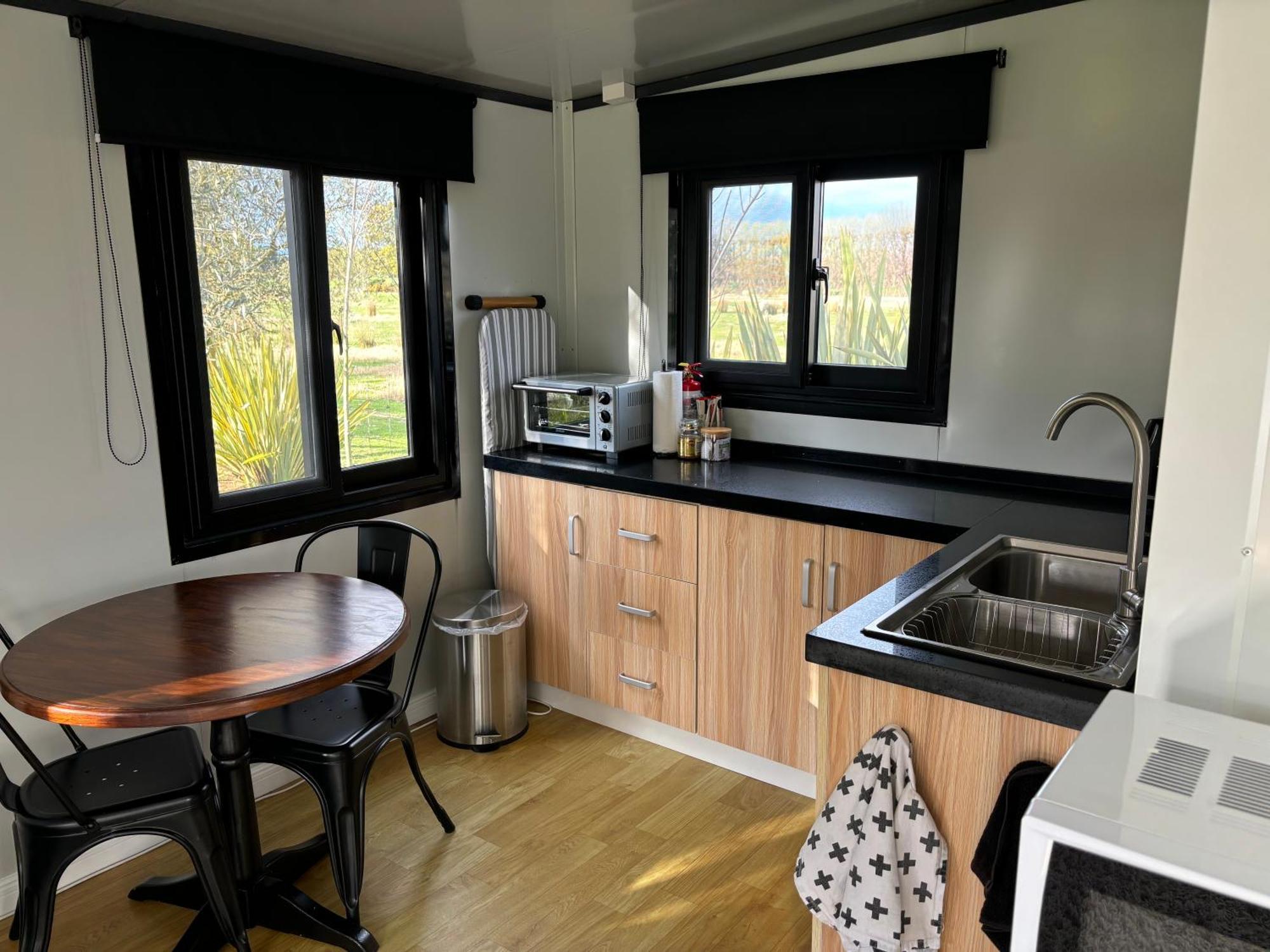 Adorable Little Container House Apartment Hastings Luaran gambar